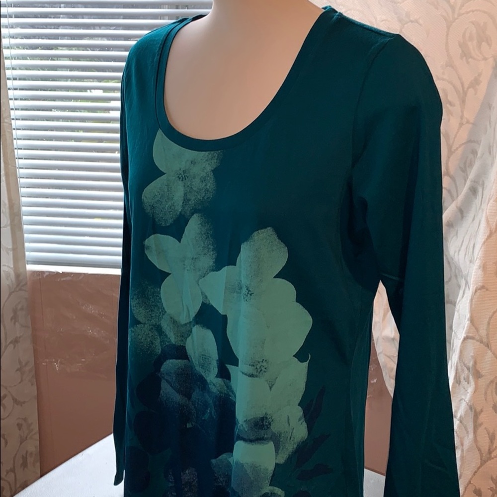 Ricki’s long sleeve tee shirt floral design - Picture 2 of 8